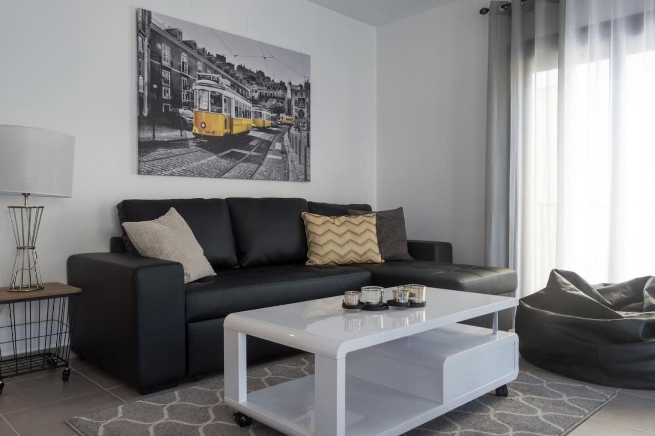 What A Life! Apartment Nazare Bagian luar foto