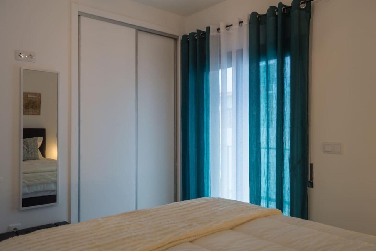 What A Life! Apartment Nazare Bagian luar foto